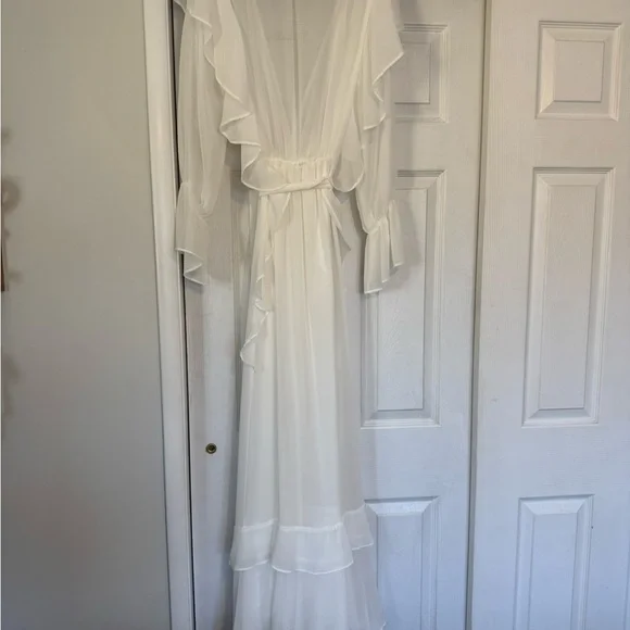 Homebodii Persephone Robe - White